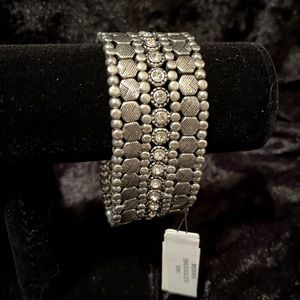 Premier Designs “Snuggles” Bracelet